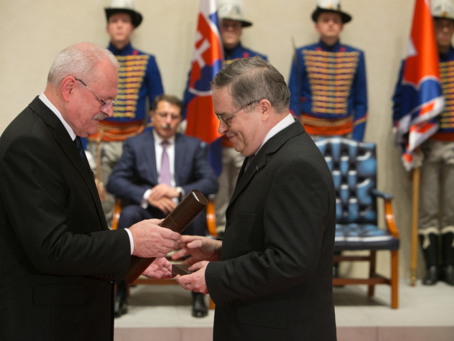 prezident, Martin Činovský, vyznamenanie, známka