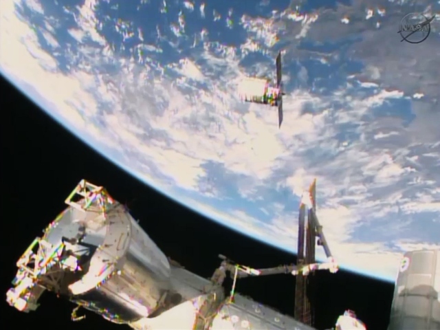 Cygnus, ISS, vesmír