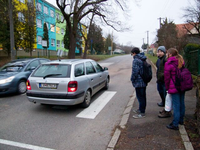 demadice, prechod, deti, škola, žiaci