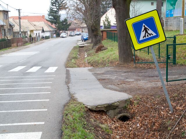 demadice, prechod, deti, škola, žiaci