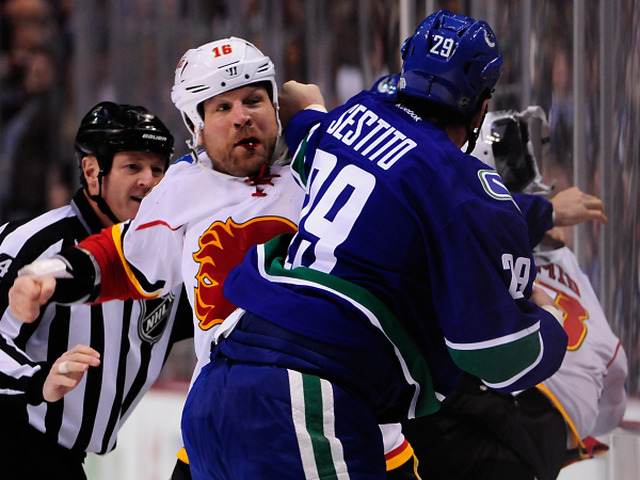 Brian McGrattan, Tom Sestito, bitka