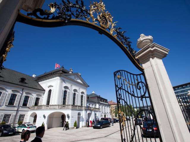 prezidentský palác, bratislava, putin, prezident