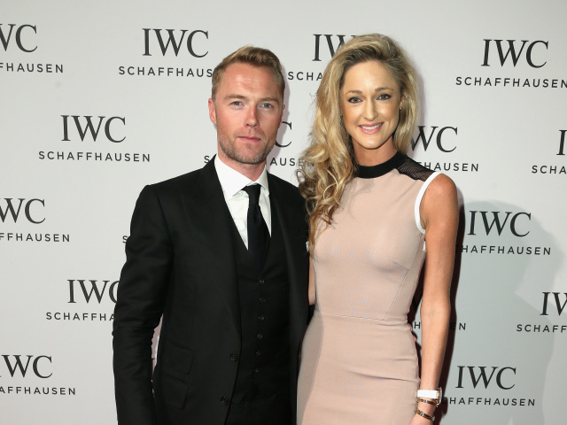 Spevák Ronan Keating a jeho partnerka Storm Uechtritz.