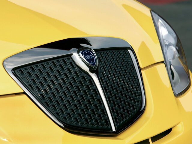 Lancia Ypsilon Sport Momo Design