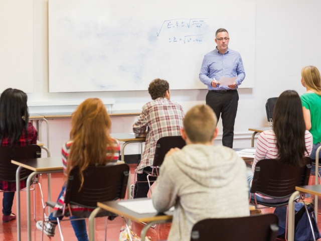 študenti, vysoká škola, žiaci, profesor