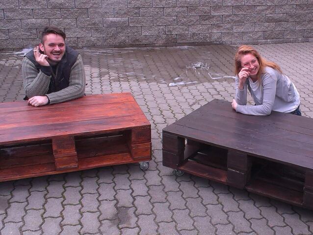 palety, nábytok, stolíky,