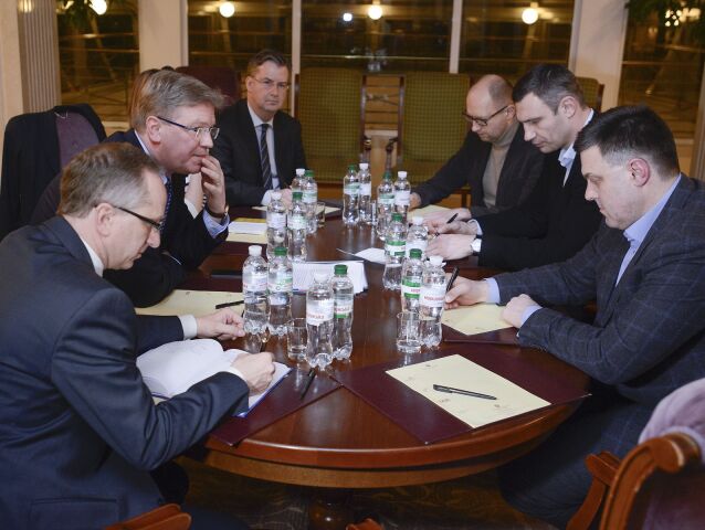Ukrajina, Štefan Füle, rokovanie, opoziční lídri