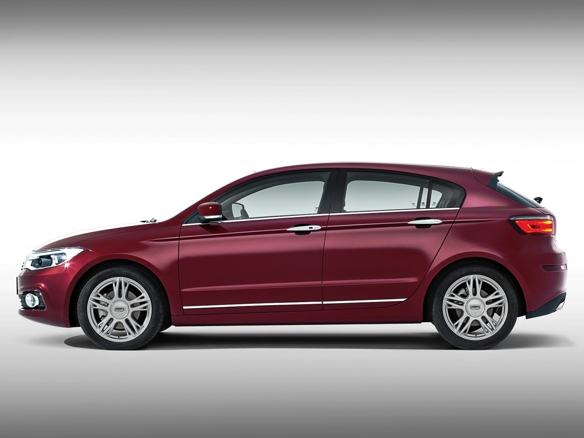 Qoros 3 Hatch