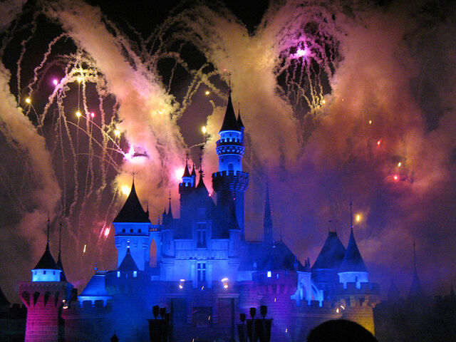 Hong Kong Disneyland by Denn wikipedia
