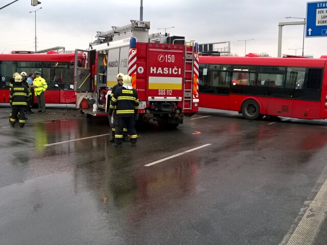Lamač, Bratislava, nehoda, autobus, hasiči