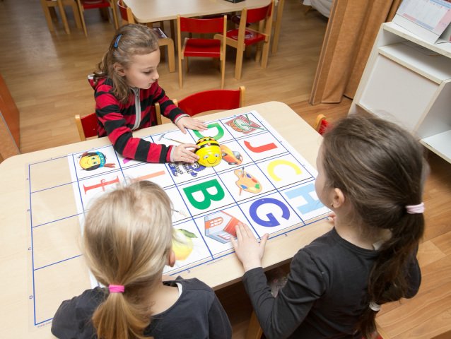 skolka, deti, škola, prí­prava na školu, učenie