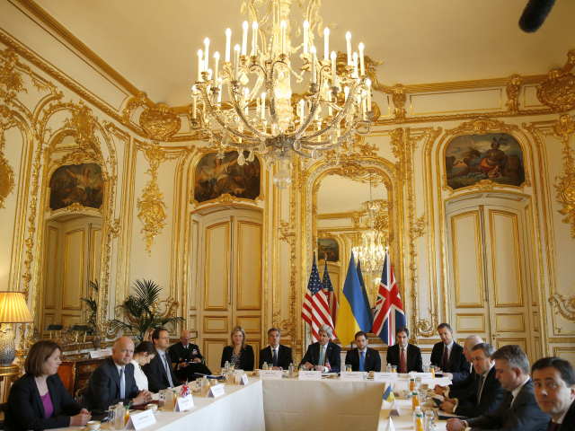 Andrij Deščyca, John Kerry, Wiliam Hague