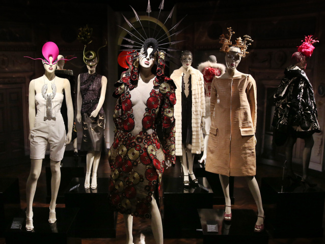 Isabella Blow: Fashion Galore!