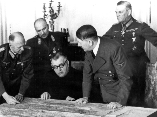 Jozef Tiso, Adolf Hitler, prvá republika, slovenský štát