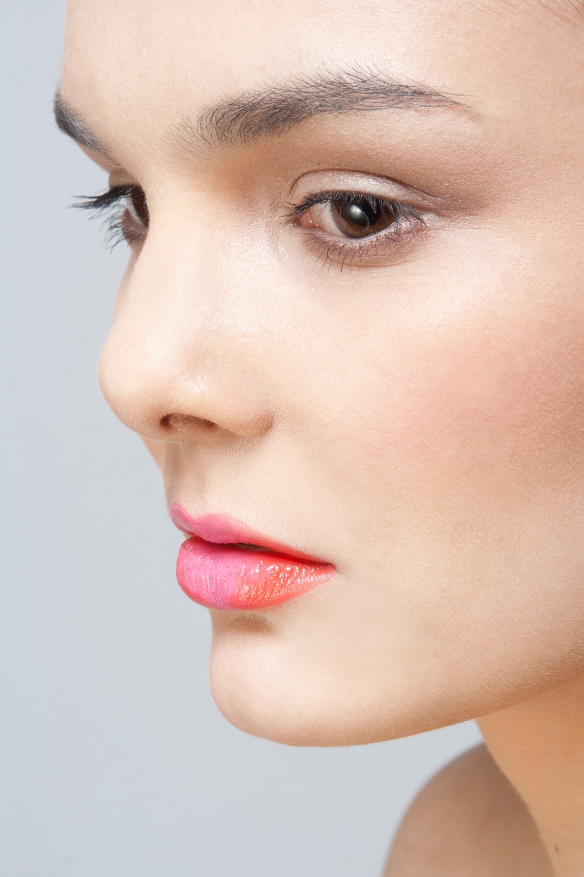 Olívia Norovská, two tones lips