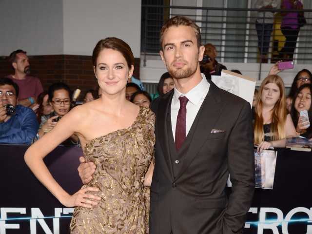 Shailene Woodley a jej kolega Theo James