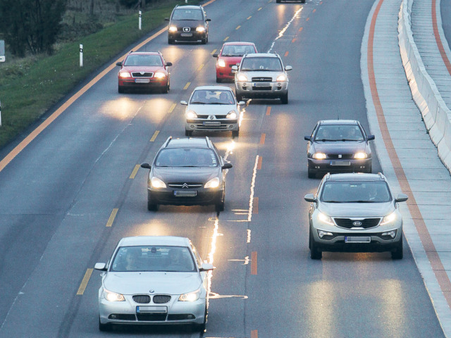 diaľnica, doprava, cesta, auto, automobilizmus