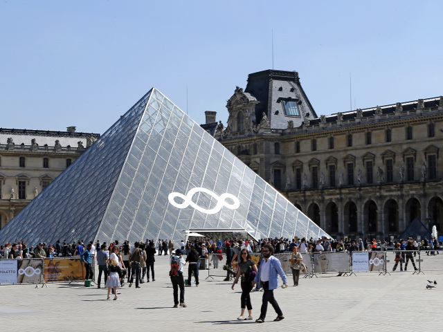 France Louvre Pyramid