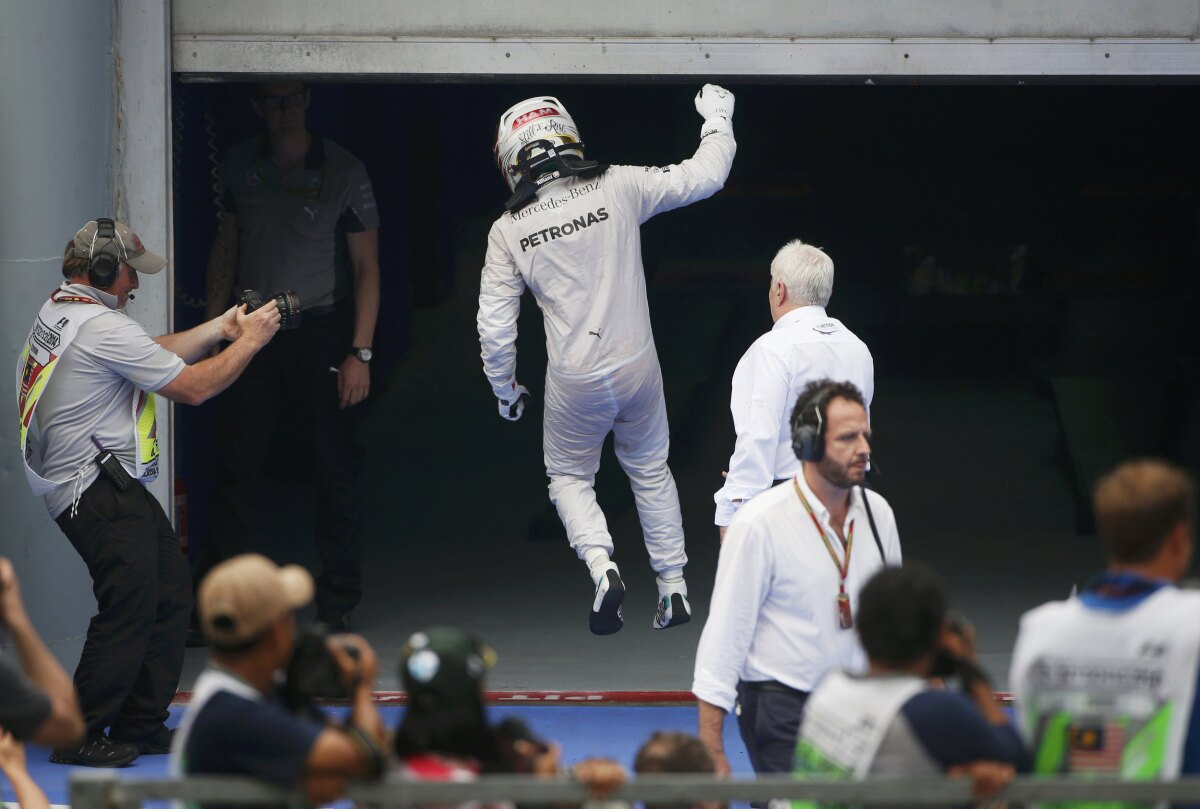 Lewis Hamilton, víťazný skok