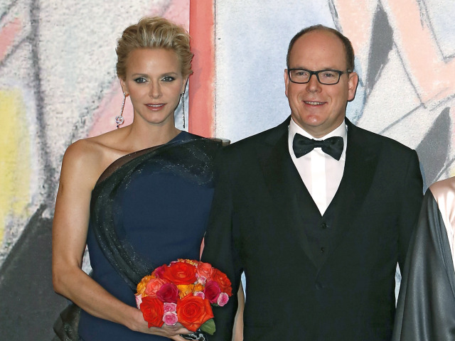 Monacký knieža Albert a jeho manželka - princezná Charlene