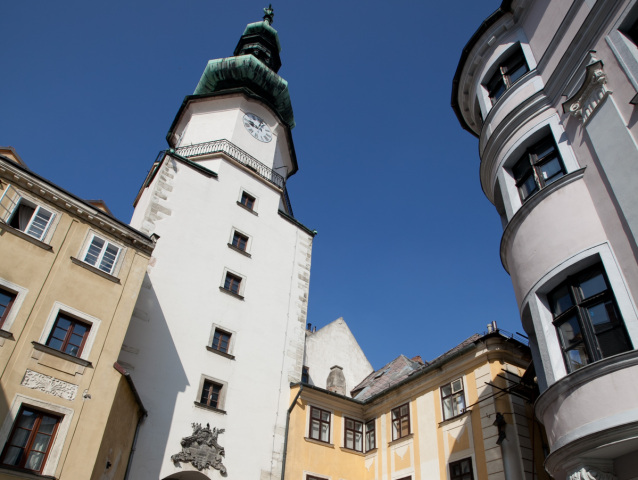 Bratislava, turisti, stare mesto, Bratislavsky hrad