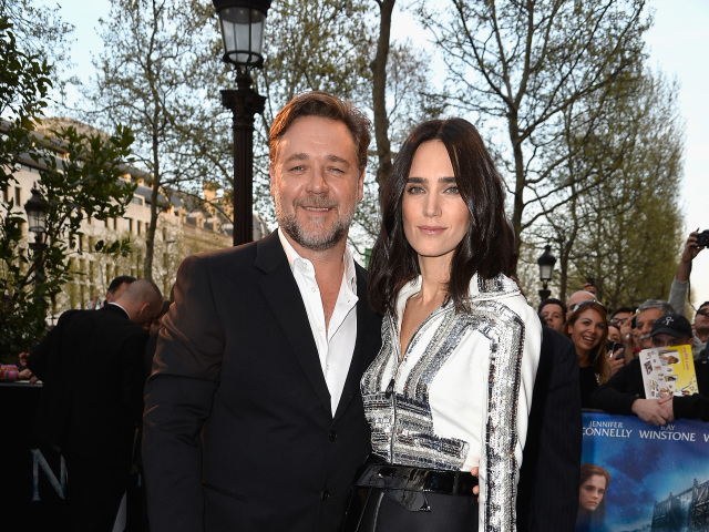 Jennifer Connelly a jej kolega Russell Crowe