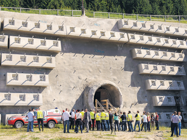 tunel Višňové, D1