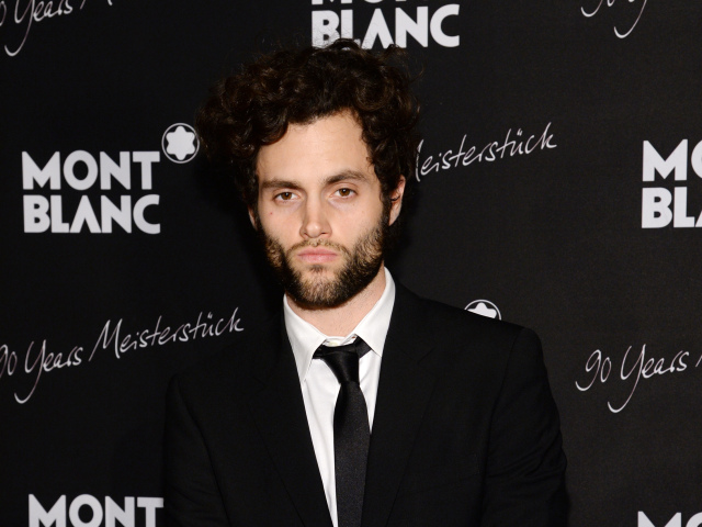 Herec Penn Badgley.