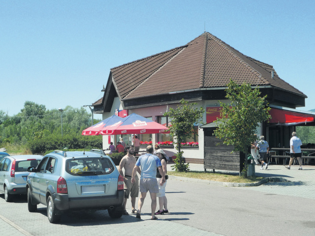 cestovanie, dovolenkári, dialnľca, odpočívadlo