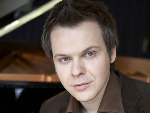 Nemecký klavirista Hinrich Alpers