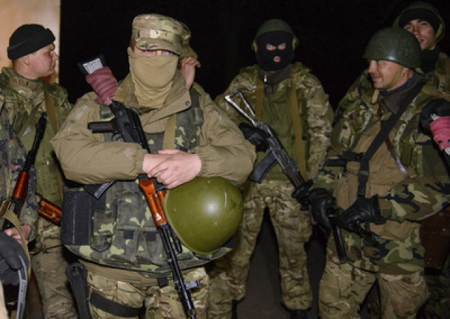 Ukrajina, vojaci, zbrane, Kramatorsk