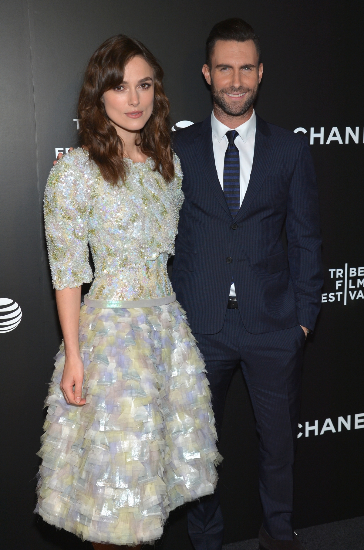 Herečka Keira Knightley a jej filmový kolega - spevák Adam Levine.