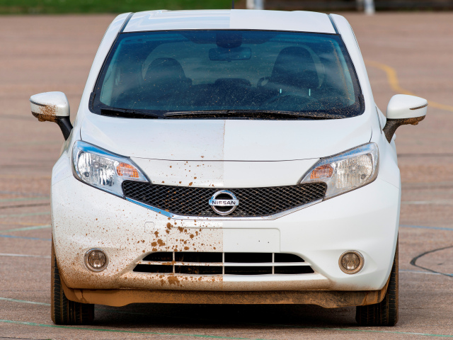 Nissan  first self-cleaning car
