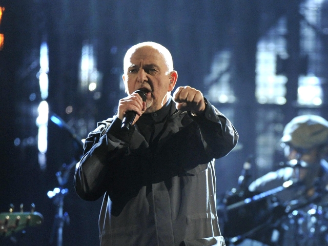 APTOPIX CORRECTION Rock and Roll Hall of Fame 2014 Ceremony - Show