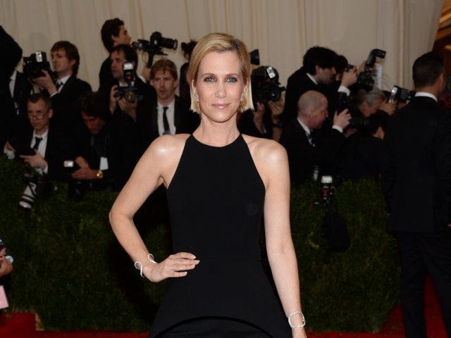 Kristen Wiig si obliekla kreáciu Balenciaga. 