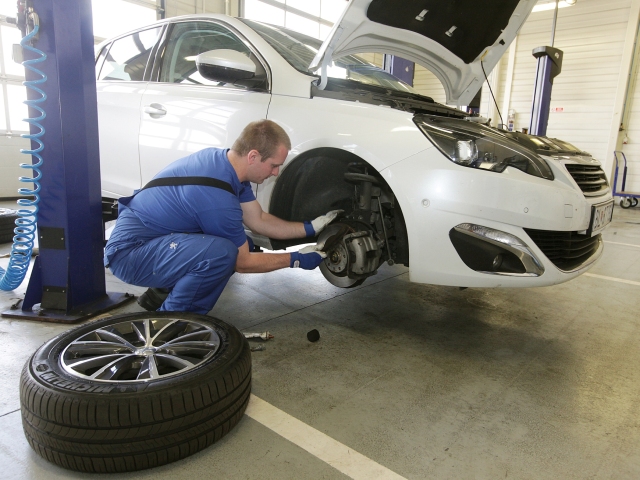 Peugeot 308 1,6 e-HDi - servis