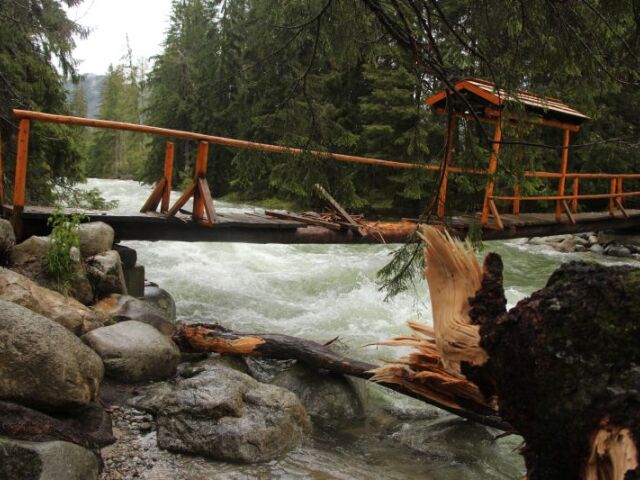 Podbanské ponad Belú, Tatry, mostík