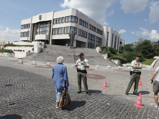 parlament, bomba,