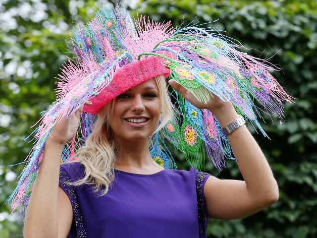 Ascot - dostihy - klobúky - 12 najšialenejších klobúkov roka 2014