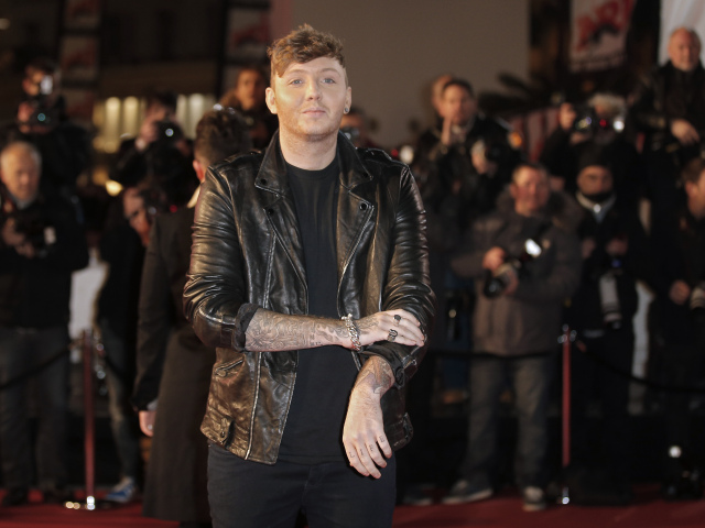 Spevák James Arthur.