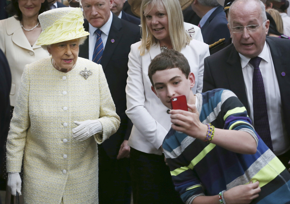kráľovná Alžbeta II, selfie 2014