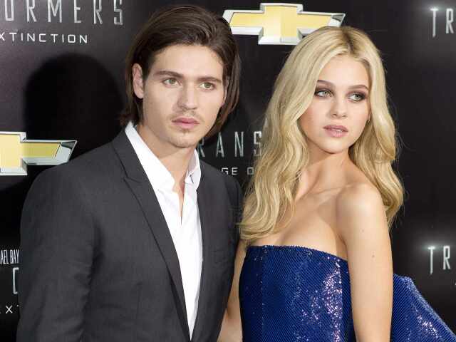 Americká herečka Nicola Peltz prišla na premiéru s bratom Williamom.