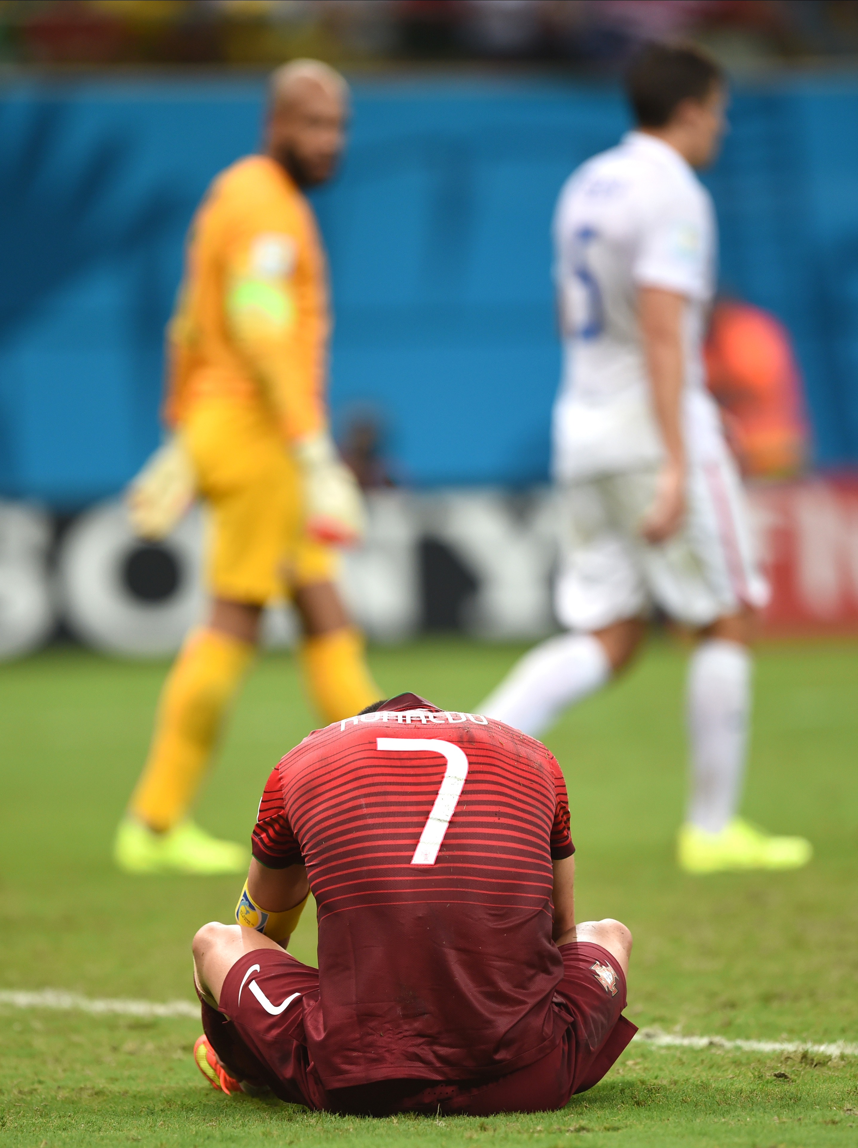 Sklopená hlava Cristiana Ronalda.