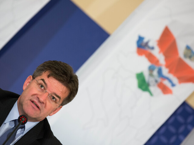 Miroslav Lajčák, V4