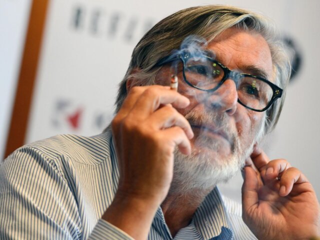 Prezident filmového festivalu Karlovy Vary - Jiří Bartoška. 