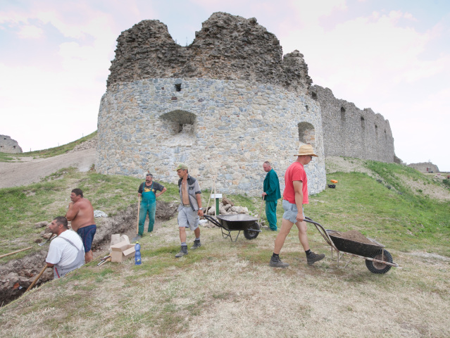 hrad Branč, nezamestnaní,