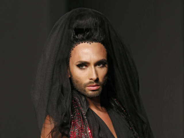 Jean Paul Gaultier Couture - jeseň-zima 2014 - Paríž - Conchita Wurst