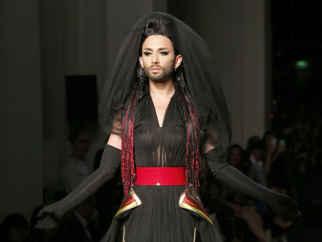 Jean Paul Gaultier Couture - jeseň-zima 2014 - Paríž - Conchita Wurst