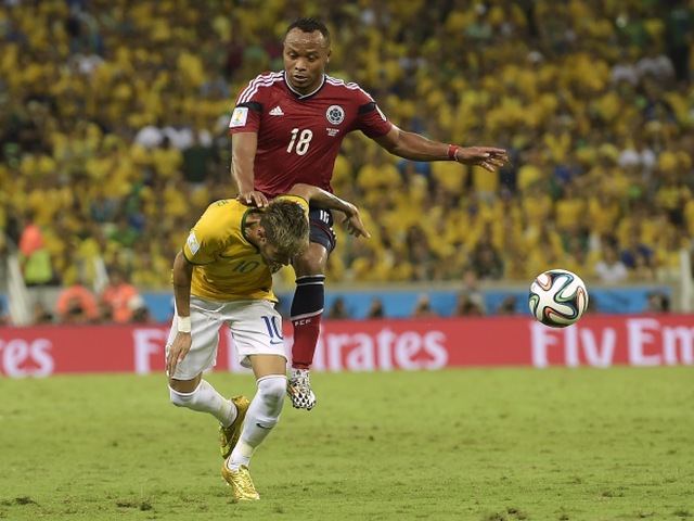 Juan Zúňiga, Neymar