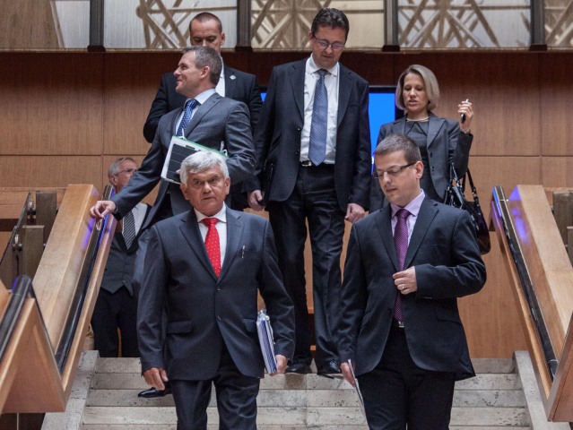 vláda, ministri, parlament, lajčák,